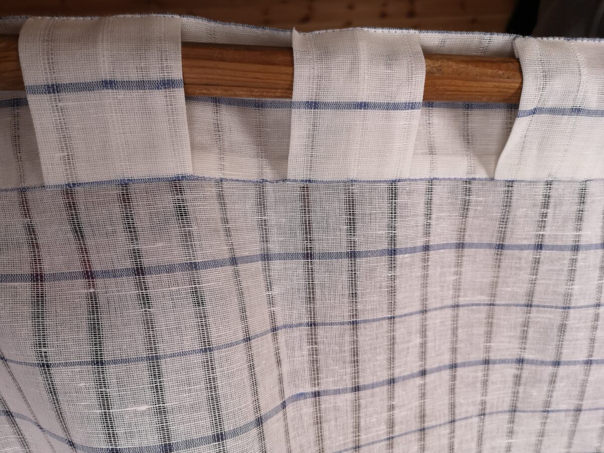 Linen day curtains checkered